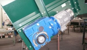 Chain-Driven Conveyor - Motor